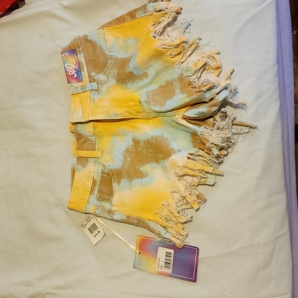 Denim shorts - Picture 4 of 4